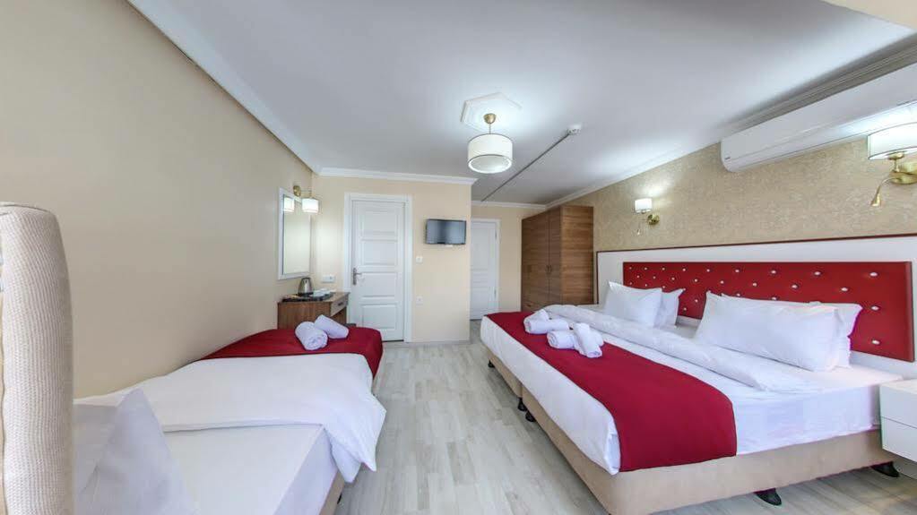 Cihangir Palace Hotel Истанбул Екстериор снимка
